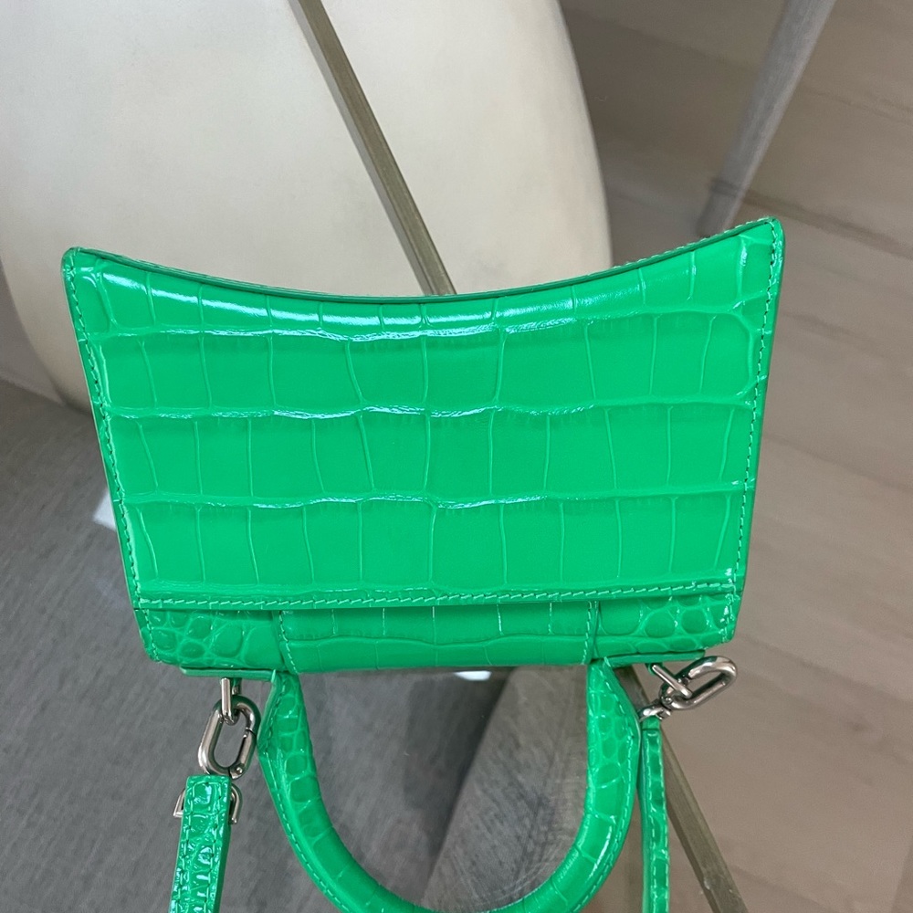 Hand bag! Never wear - Picture 2 of 8